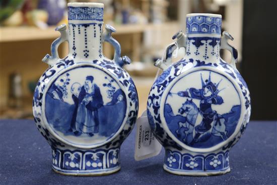 Two similar 19th century Chinese blue and white flasks tallest 16cm